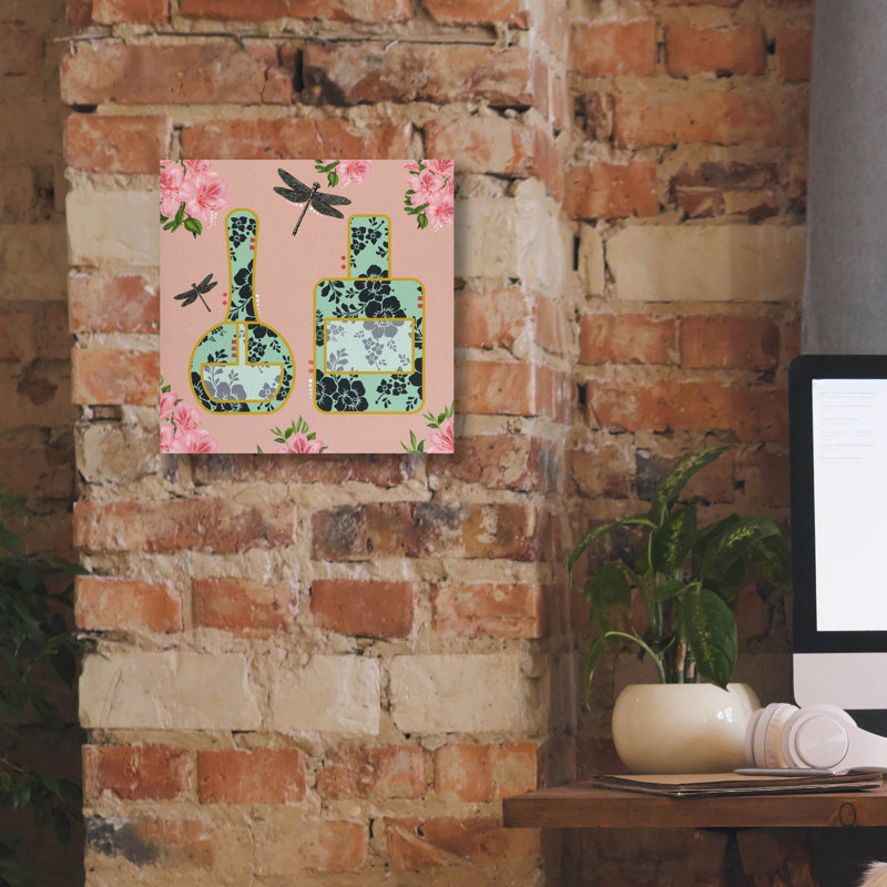 Art floral sur toile «Floral Cosmetics I» par Dean Russo, H 12 po x l 12 po x P 0,75 po