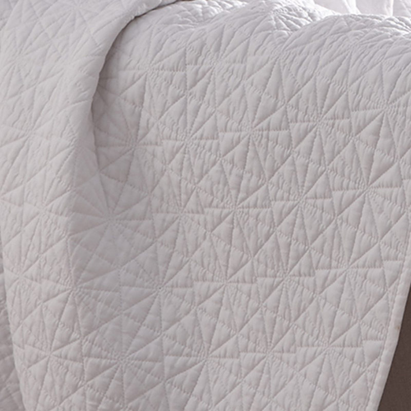Silentnight Luxury Matalasse Bed Throw, White