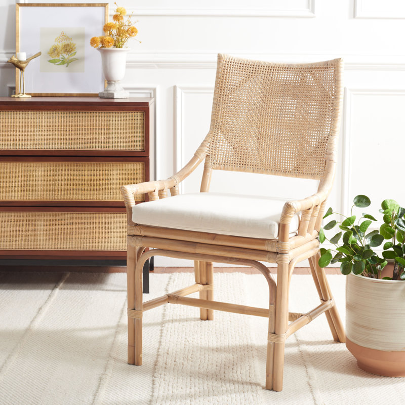 Élégant fauteuil en rotin Bungalo avec coussin - textures naturelles, charme moderne pour le salon, Natural Wash / White