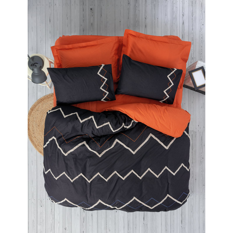 Luxury Ranforce Quilt Cover Set, 100% Cotton, Tile Red & Black | Includes 79 x 87 Duvet Cover, 94 x 102 Flat Sheet, 2 Pillowcases (20 x 28) & 2 Oxford Pillowcases | Machine Washable, Elegant Design for Cozy Bedrooms