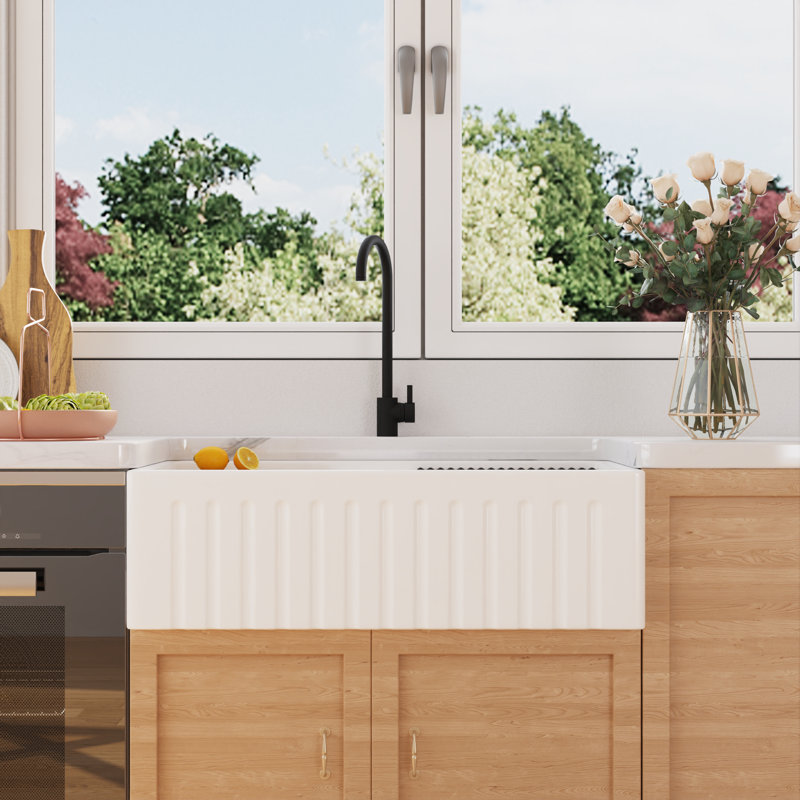 DeerValley 33" L X 20" W Workstation Farmhouse Kitchen Sink with Sink Grid, Cutting Board and Dish-Drying Rack