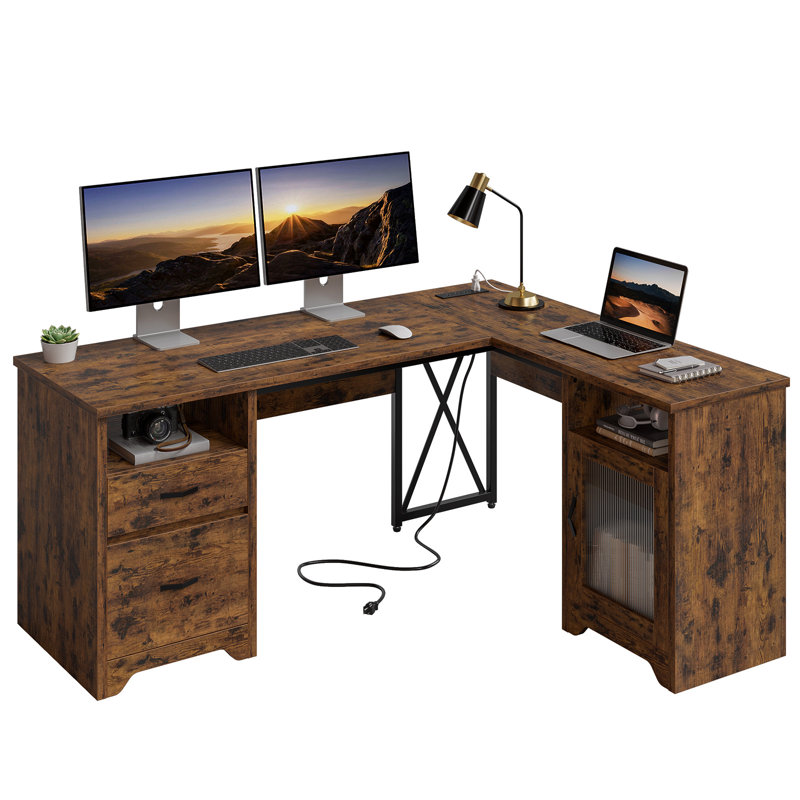 Bureau d'ordinateur de 63 po en forme de L avec prise de courant, grand bureau d'angle avec rangement, Brun rustique
