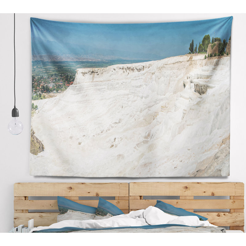 Vue panoramique de la tapisserie de Pammukale, H 78 po x l 92 po