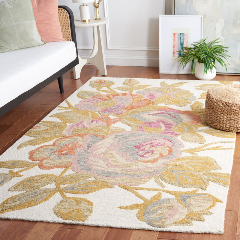 Marland Hand Tufted Wool Cotton Floral Rug in Ivory/Green, Rectangle 5' x 8'