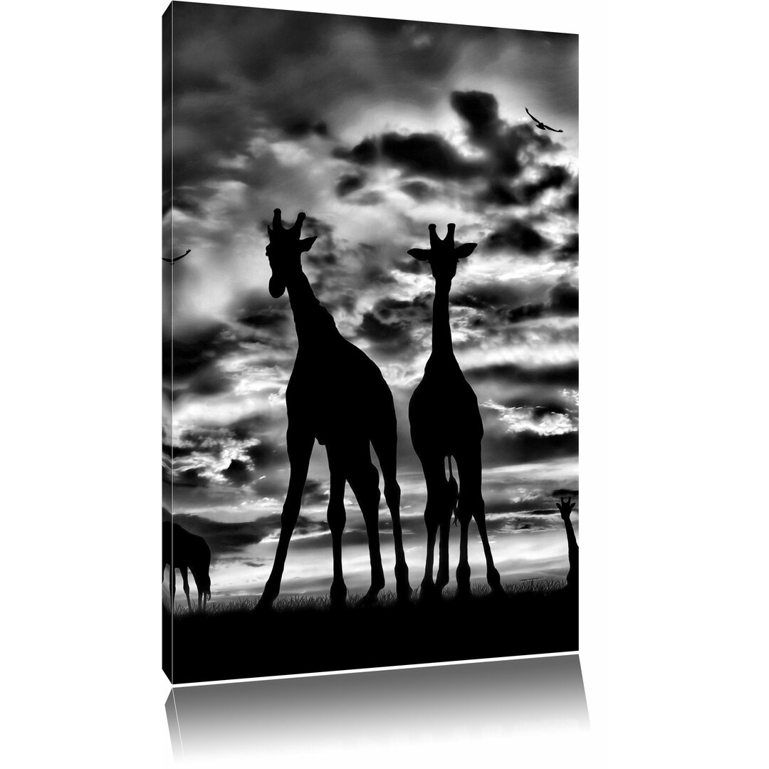 Leinwandbild Afrika Giraffen im Sonnenuntergang in Monochrom