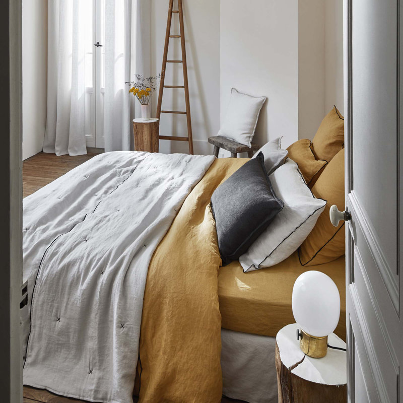 Dziedzic Bedspread, Light Beige