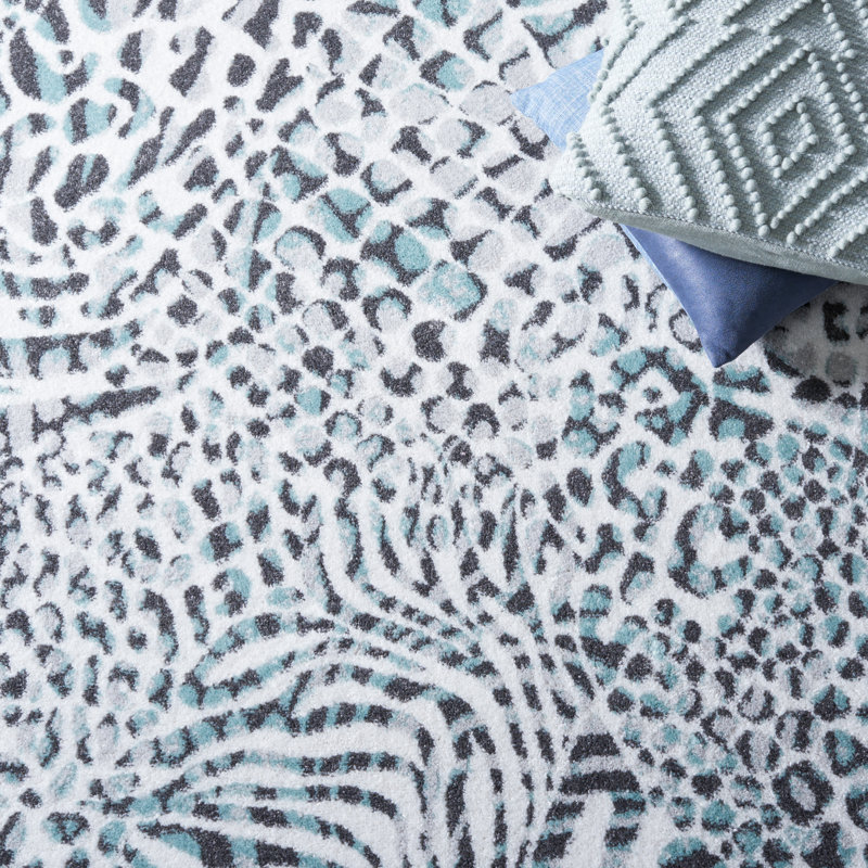 Ameyah Performance Animal Print Rug, Round 6'7"