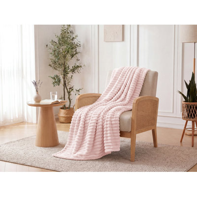 Bedsure Sherpa Fleece Throw Blanket – Cozy Warm Throw for Dorm Bed & Sofa – Pink– Great Gift for College Students