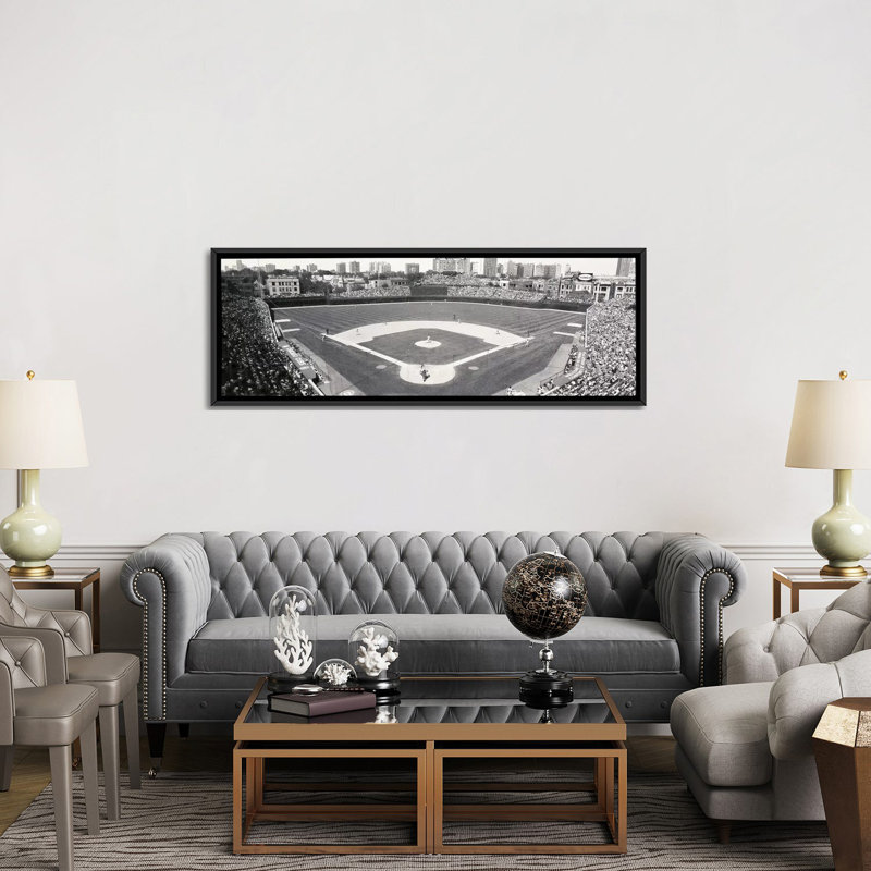 «Chicago, Illinois, Cubs Baseball», reproduction de photo sur toile, H 24 po x l 72 po x P 1,5 po, Cadre noir