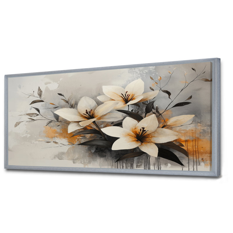 «White Lilies II», art mural blanc, H 28 po x l 60 po, Impression encadrée flottante, Argent argent