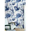 Rouleau de papier peint à motif floral bleu Gurkirat Timeless Elegance Modern Interiors