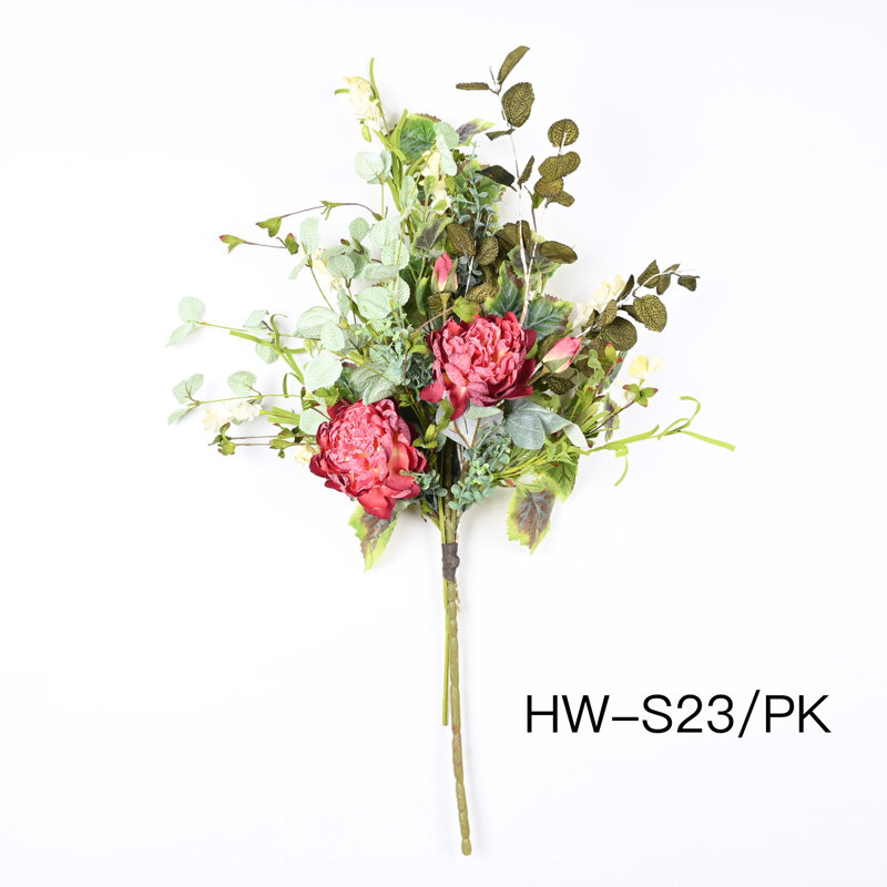 Arrangement artificiel de pivoines et d'eucalyptus