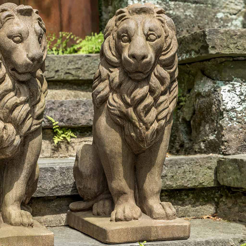 Sentry lion, à droite