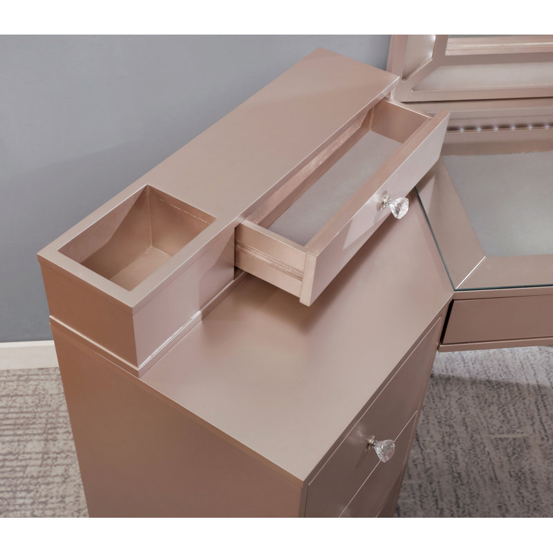 Commodore Vanity, Tiffany Blush