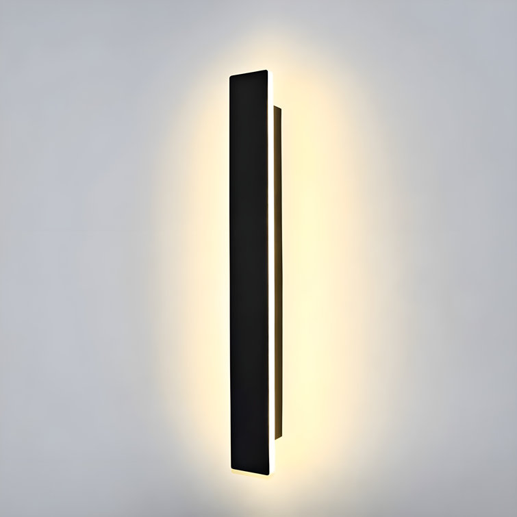 Carson-Minimalist Black Metal Rectangular Wall Light – Sturdy Design with Built-in LED