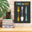 «Retro Diner Time To Eat» par Michael Mullan, art mural sur toile-2013478069