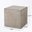 table de bout cubique avec base robuste