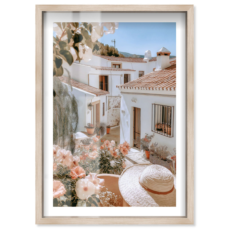 «Roses Courtyard Shadowbox Print» par Notoriart, H 37 po x l 25 po, Crème, crème