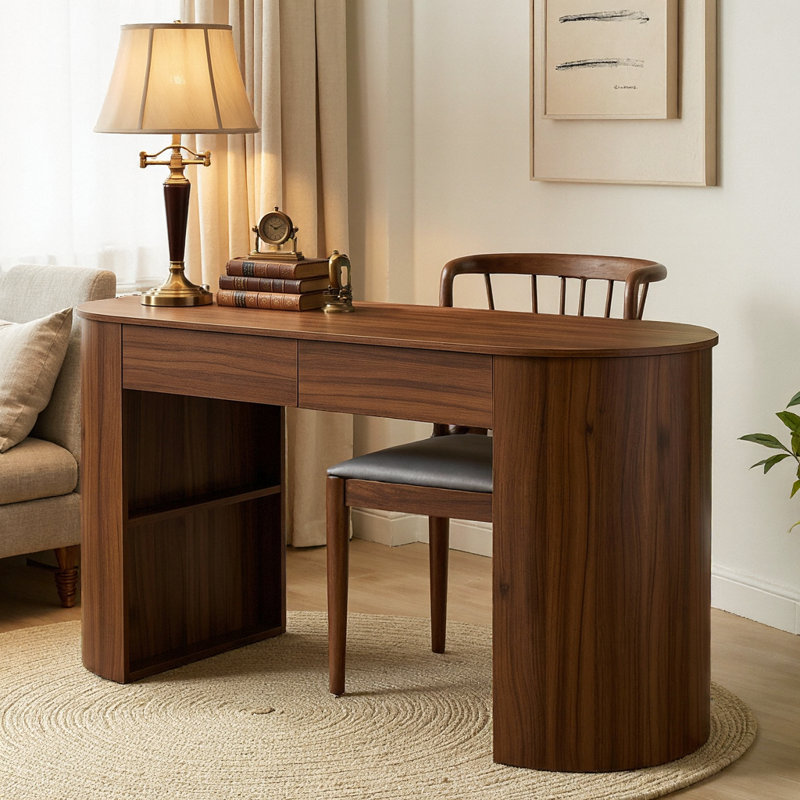 Bureau Quanta 60" avec rangement, finition noyer foncé, bureau moderne en MDF mélamine avec 2 tiroirs, étagères ouvertes et piètement demi-cylindrique. Poste de travail compact idéal pour le bureau à domicile, le bureau d'étude ou la chambre.