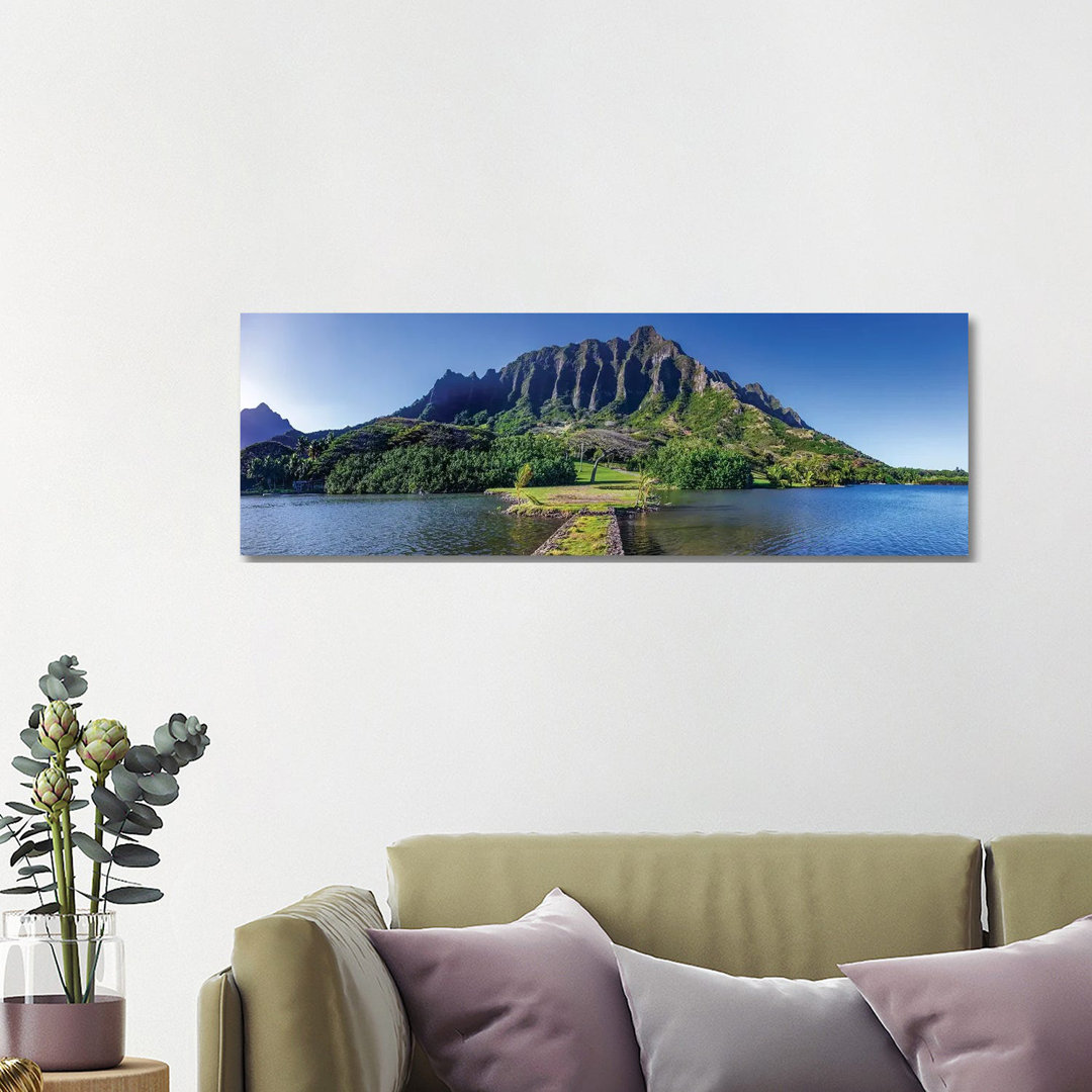 Kualoa Fishpond Pano von Sean Davey - Panoramaleinwand auf Leinwand Giclée auf Leinwand