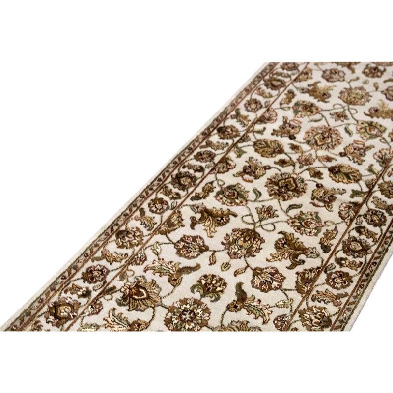 Oriental Area Rug in Beige/Ivory/Brown