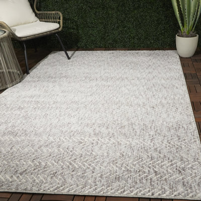 Ahearn Chevron Indoor Rug