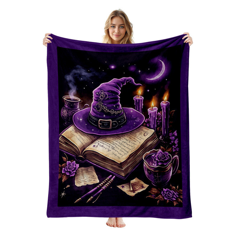 Couverture polaire en flanelle JYK pour l'Halloween, légère, respirante, douce et chaude en microfibre pelucheuse, 102 x 127 cm, motif chapeau de sorcière et grimoire.