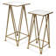 Ensemble de deux tables gigognes à cadre carré en acier et verre miroitant argent et or
