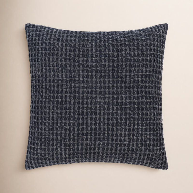 Coussin en coton Kappa, 22 po x 22 po, Noir, Polyester / bourre en polyester