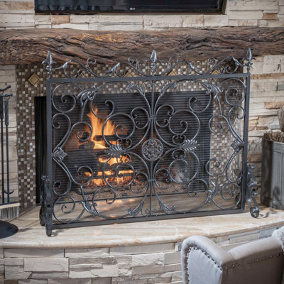 Grille de cheminée en fer noir finement ouvragée, 112 cm de profondeur x 24,5 cm de largeur x 91 cm de hauteur, revêtement en poudre, protège des étincelles.