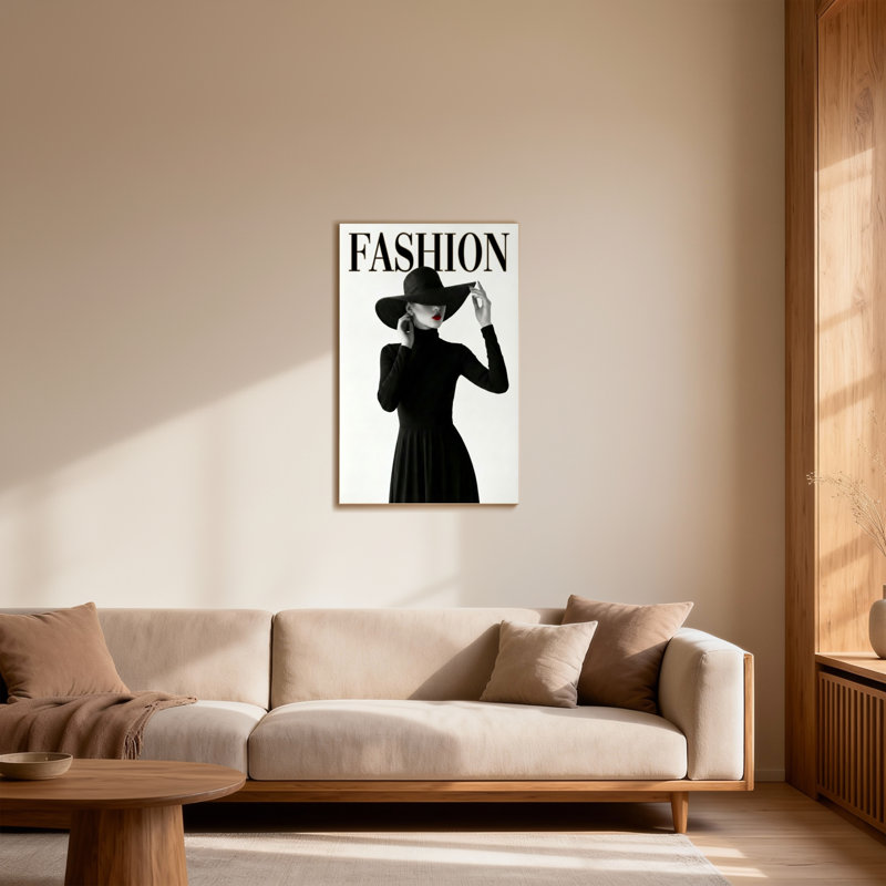 Mannequin en robe noire et chapeau, H 16 po x l 24 po