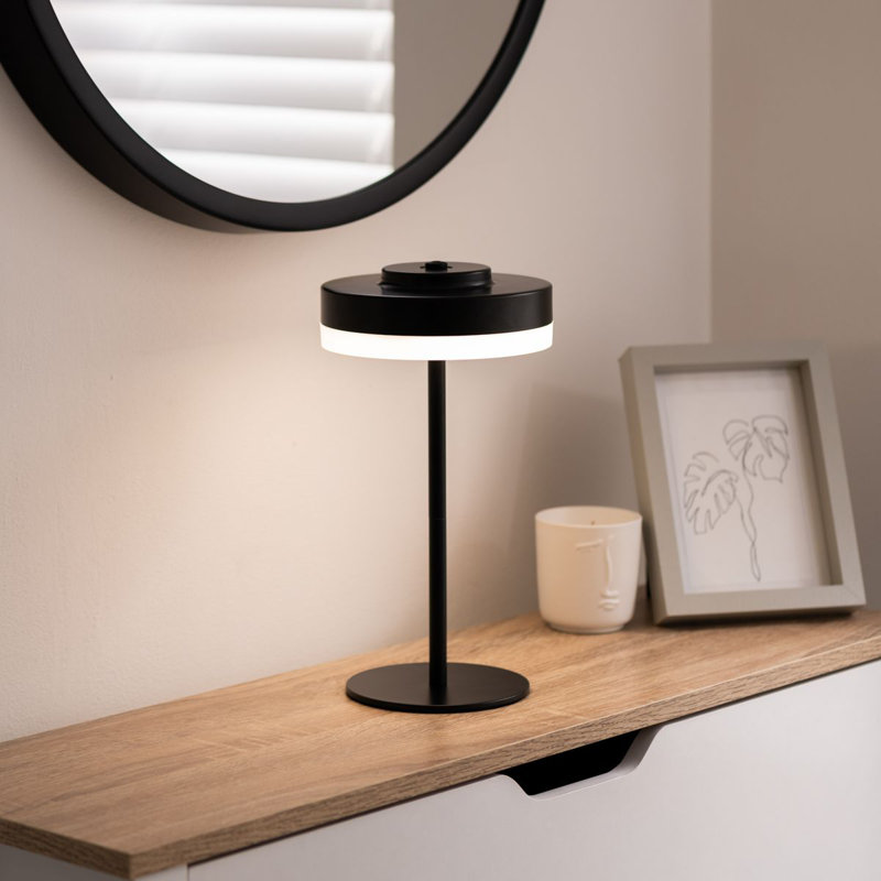 Liana Metal Table Lamp, Black