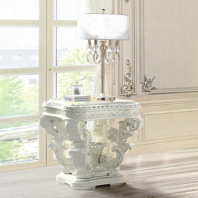 Table de bout carrée blanche antique