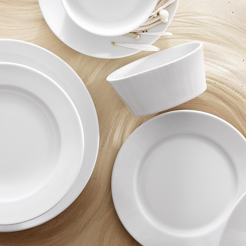Eventail Rimmed Plate