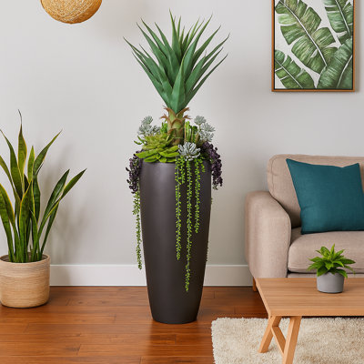 Agave Jerilyn en pot de Fiberstone avec cactus et sédum