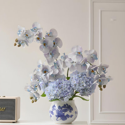 Ornements de fleurs simulées
