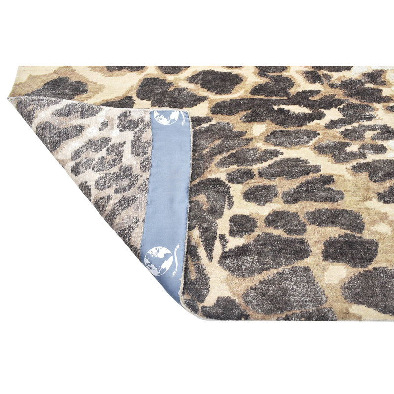 Animal Print Area Rug in White, Rectangle 8' x 10'