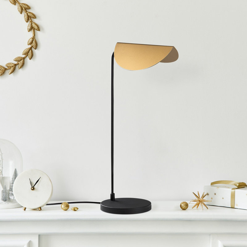 Lampe de table moderne avec corps en métal, finition noire, 11,8 po x 7,1 po x 22,4 po | Plaque de base de 7,1 po de diamètre, câble de 78,7 po avec interrupteur marche / arrêt | Douille E14 (40 W maximum), conception scandinave pour l'éclairage de maison et de bureau