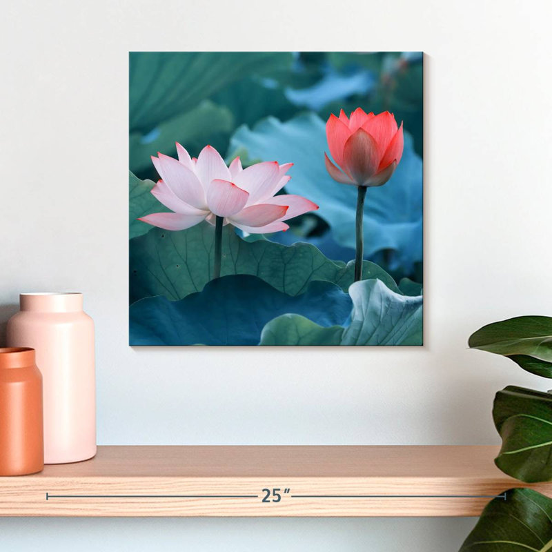 Harnek captivant des fleurs de lotus, H 10 po x l 10 po