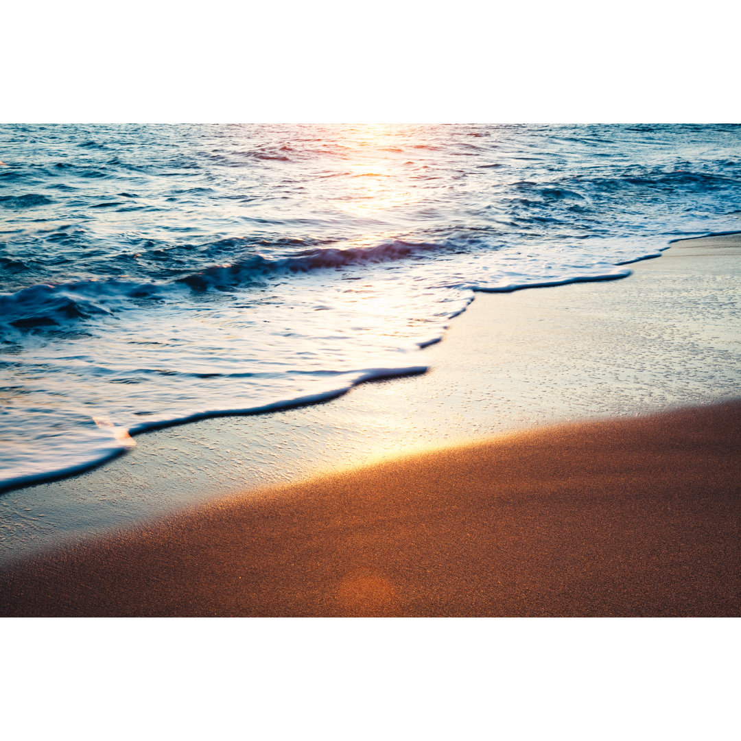 Sandstrand bei Sonnenaufgang - Leinwandbild