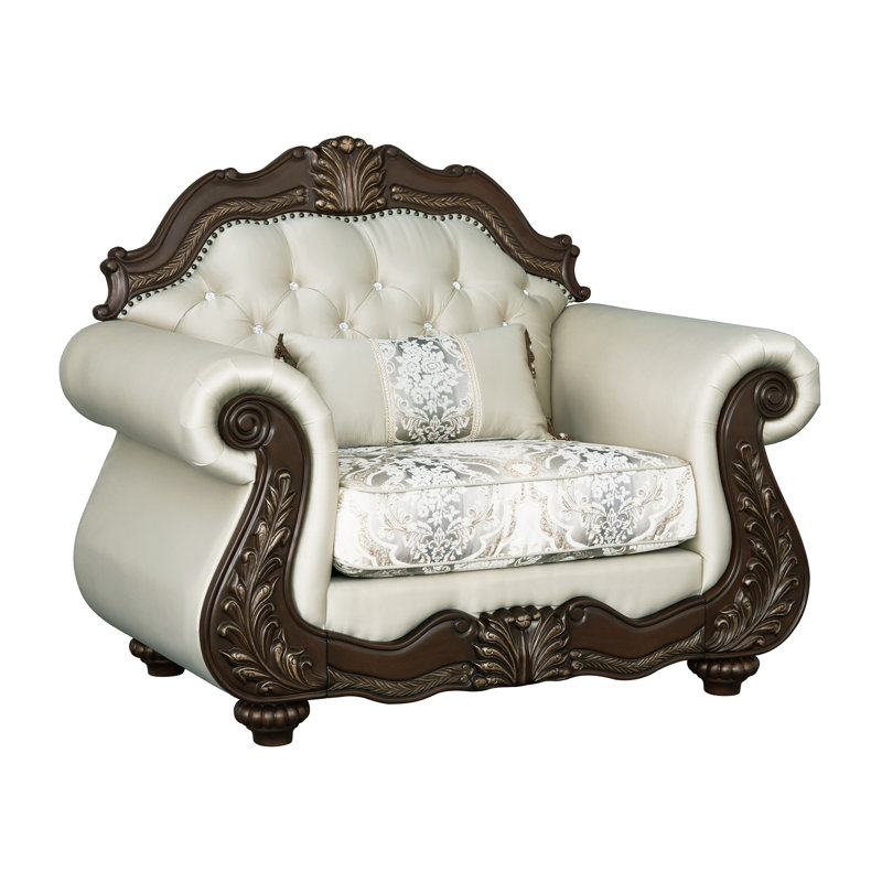 Fauteuil Pierce en tissu beige avec finition cerise