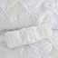 Édredon 7 pièces blanc avec broderie gracieuse et taies d'oreiller blanches