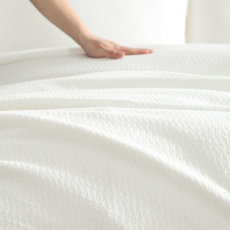 Vera Wang Threaded Basketweave Cotton White Comforter Set, King Comforter + 2 King Shams