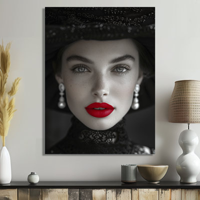 «Black and White Fashion Woman with Red Lips Radiance», reproduction d'art murale mode femme