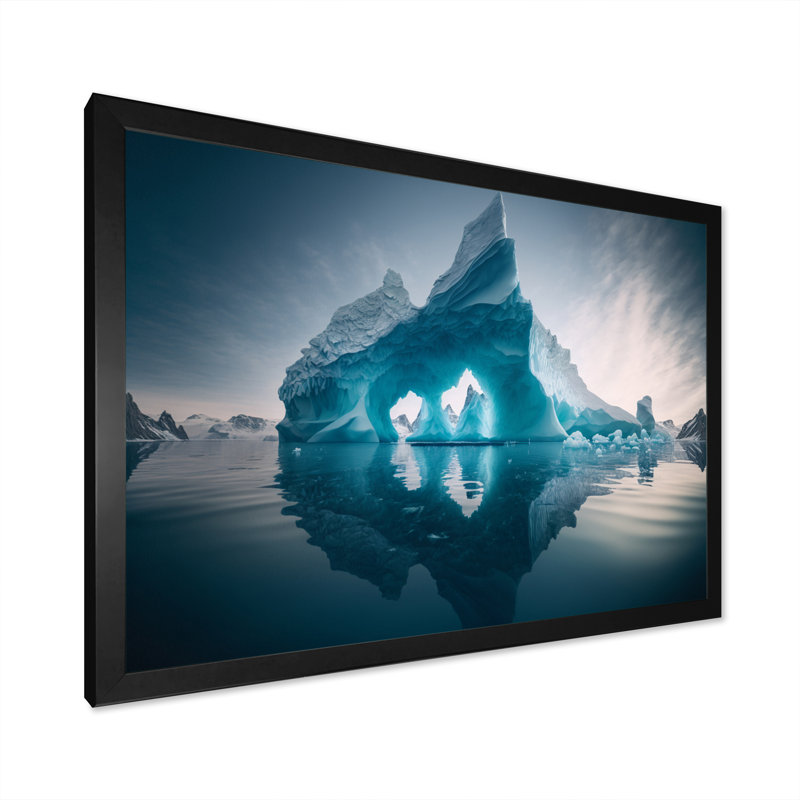 «Northberg Blue and White Iceberg I», reproduction sur toile, H 30 po x l 40 po x P 1,5 po, Cadre photo noir