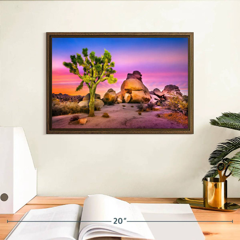 Joshua Tree National Park IV, 13 po x 9 po, Cadre flottant noyer