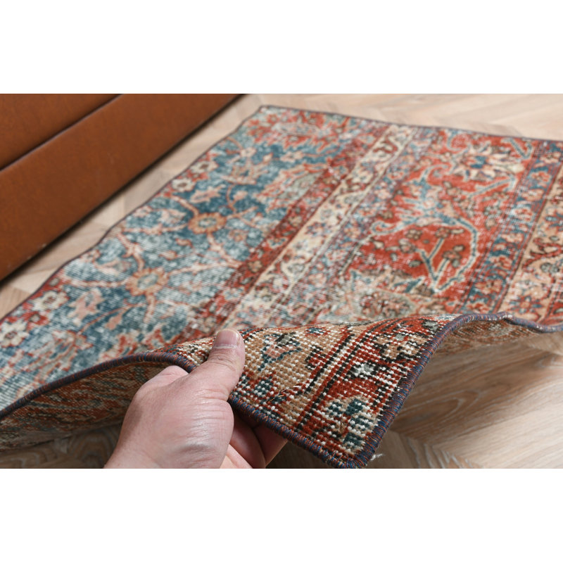Vintage Turkish Area Rug in Rustic Style For Living Room With Red Ethnic Accent and Woven Oriental Decor Floor Mat Design