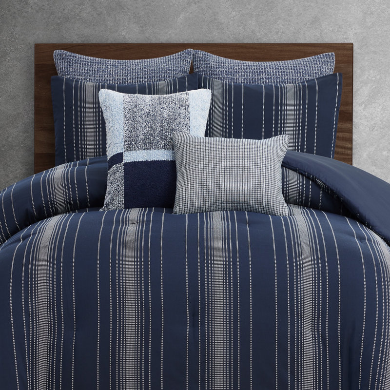 Taie décorative Harper, Square 18", Bleu marine / blanc / rayé