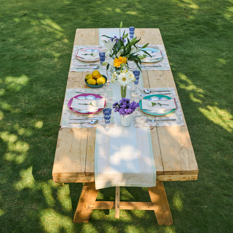 Floral Burst Table Runner 14x90 Inch, Green