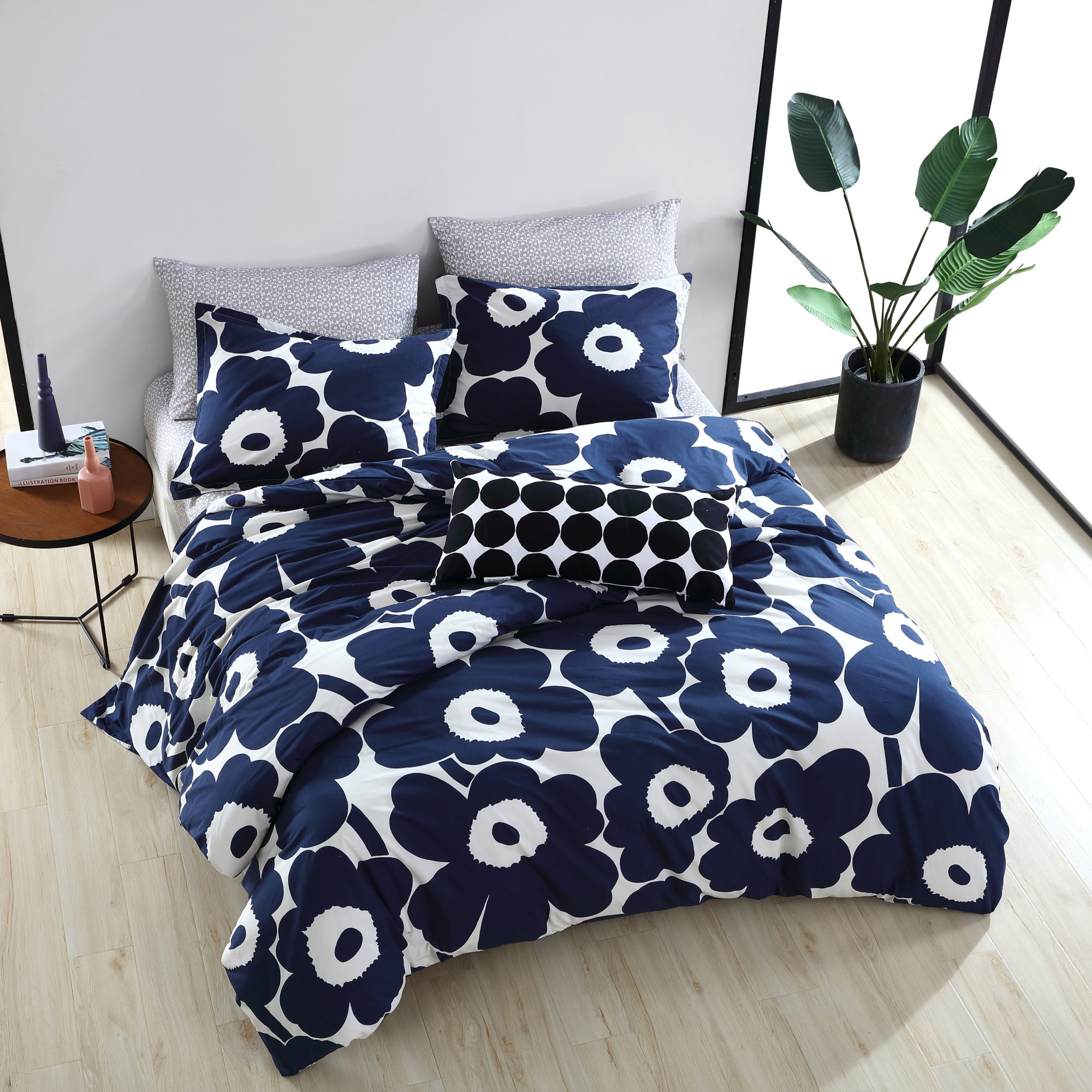 Marimekko Unikko Cotton Comforter Set, Queen Comforter + 2 Standard Shams, Indigo Blue/White
